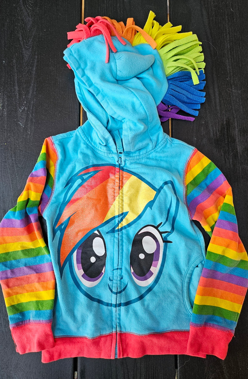 #109. Girls size 5. GUC. My Little Pony Rainbow Dash hoodie