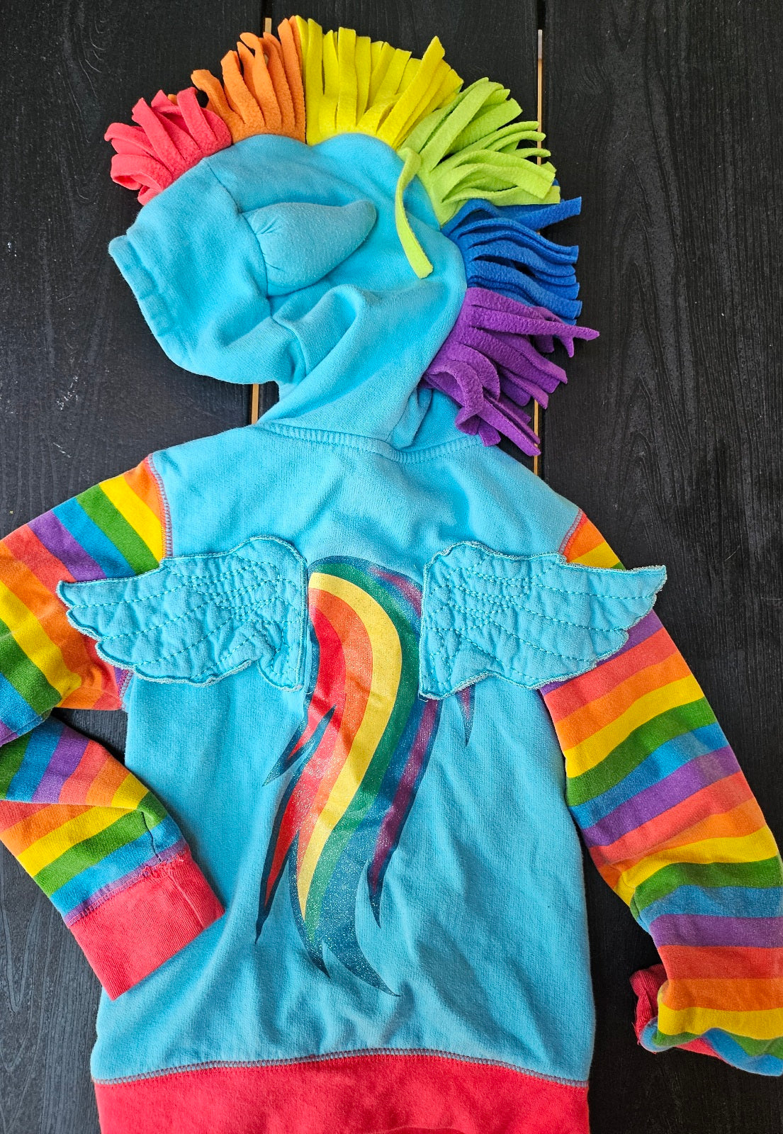 #109. Girls size 5. GUC. My Little Pony Rainbow Dash hoodie