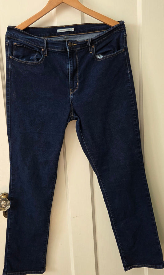 #112 - Levi's 724 High Rise Straight Leg Jeans, Women's Size 33, EUC
