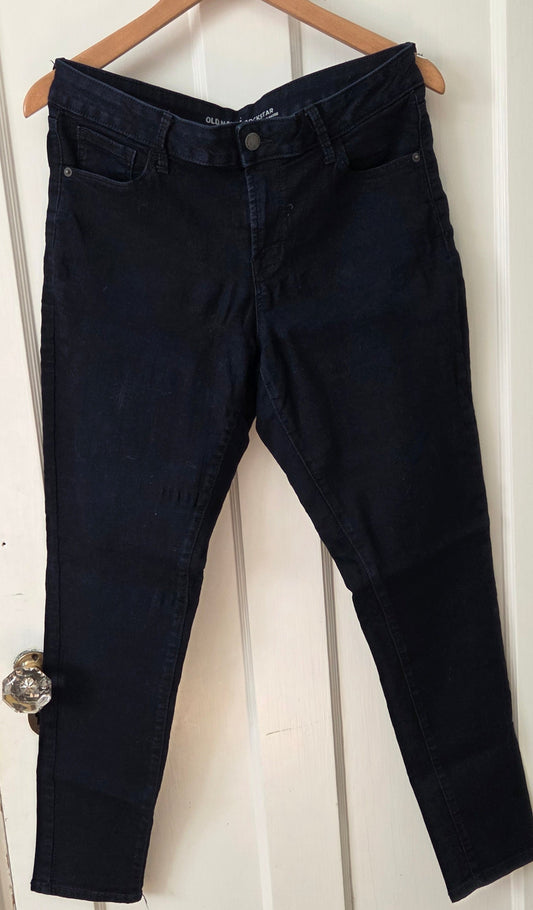 #112 - Old Navy Rockstar Low rise Jeans, Women's Size 12R, VGUC