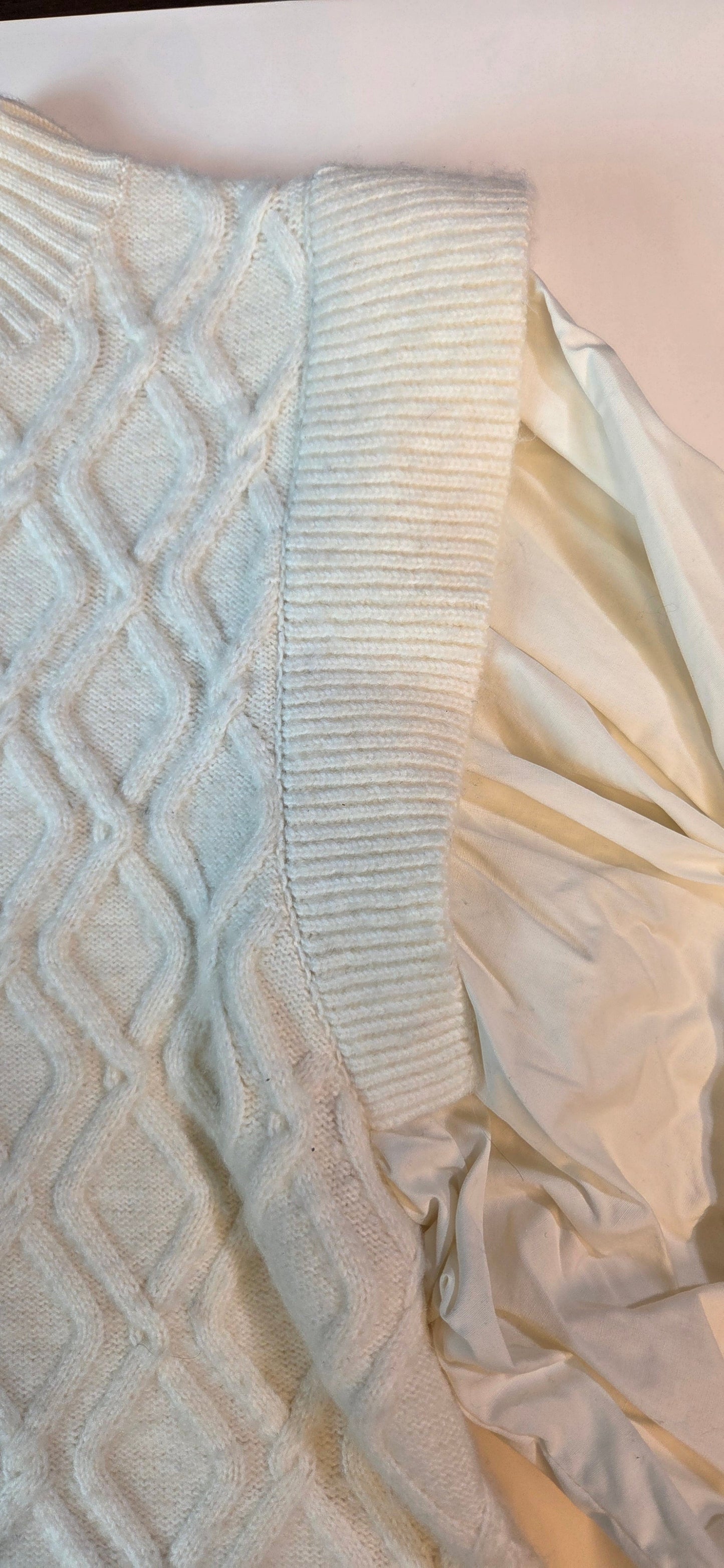 #112 - a loves a White Puff Sleeve Sweater, Women's Size XL, EUC