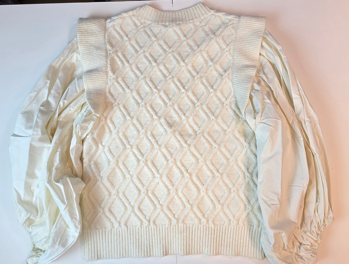#112 - a loves a White Puff Sleeve Sweater, Women's Size XL, EUC
