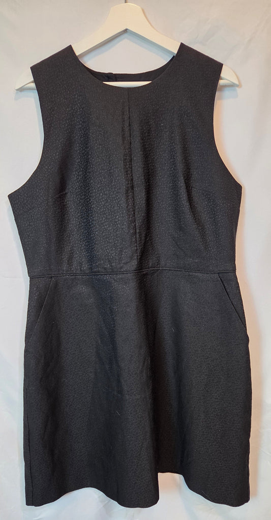 #112 - Gap Black Dress, Women's Size 16, EUC