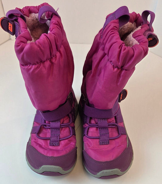 #112 -  StrideRite Made2Play Snow Boots, Little kid Size 6, VGUC