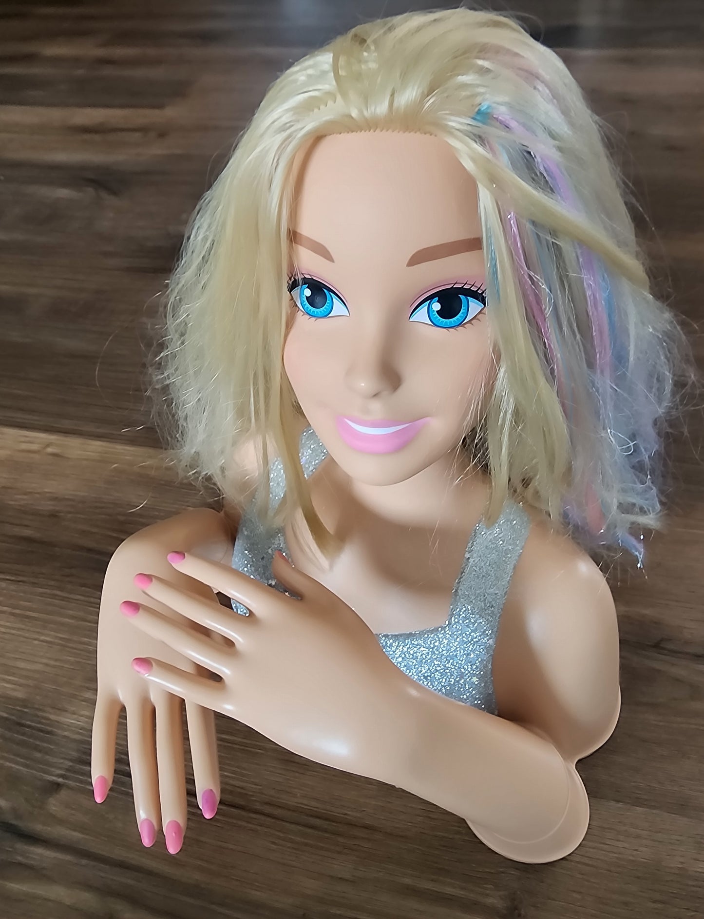 Barbie styling head (no accessories)
