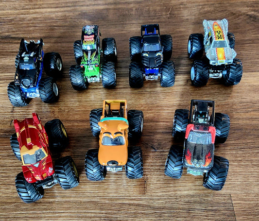 Monster trucks assortment