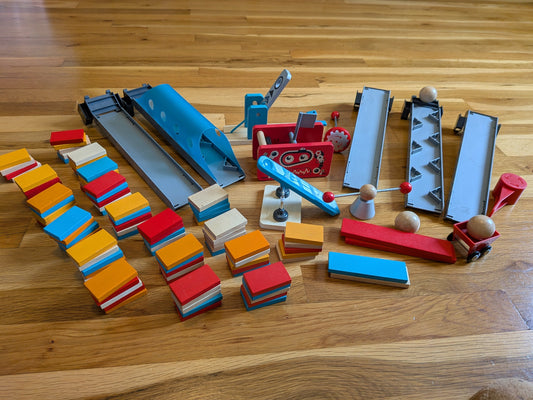 #99 Hape Dominos Robot Factory EUC