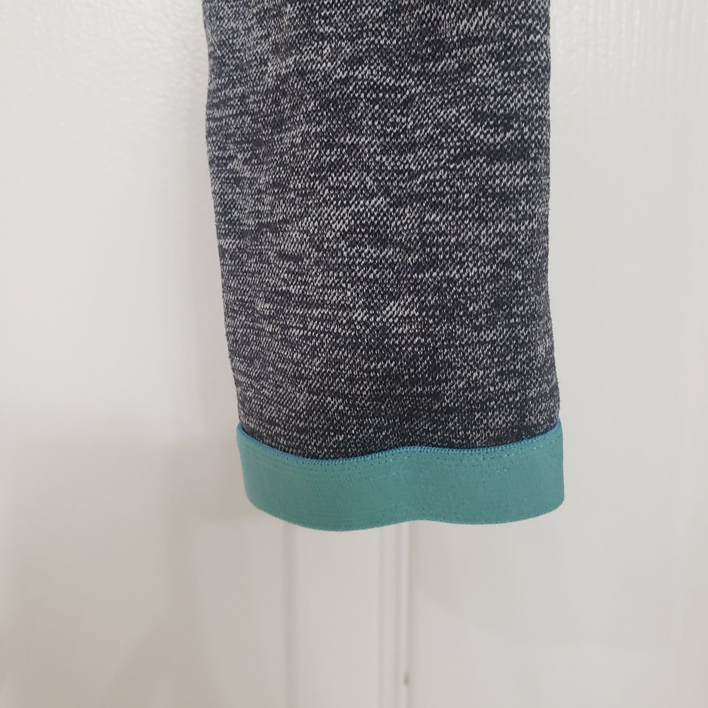 #142 GymShark Space Small Gray Teal Flex Long Sleeved Crop Top Women’s