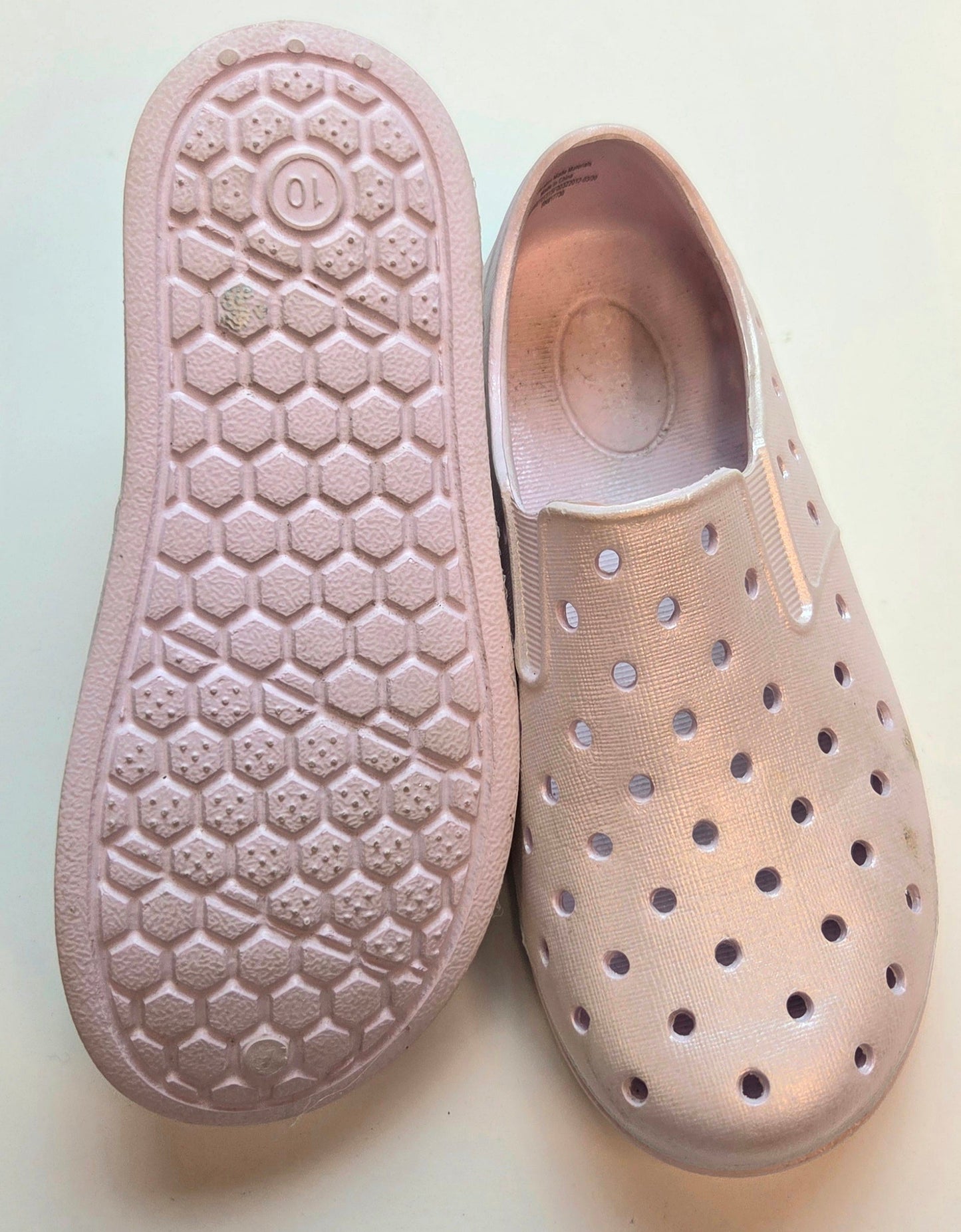 #152 - Shimmery Pink Cat and Jack Shoes, Native Dupes, Girls Size 10, VGUC