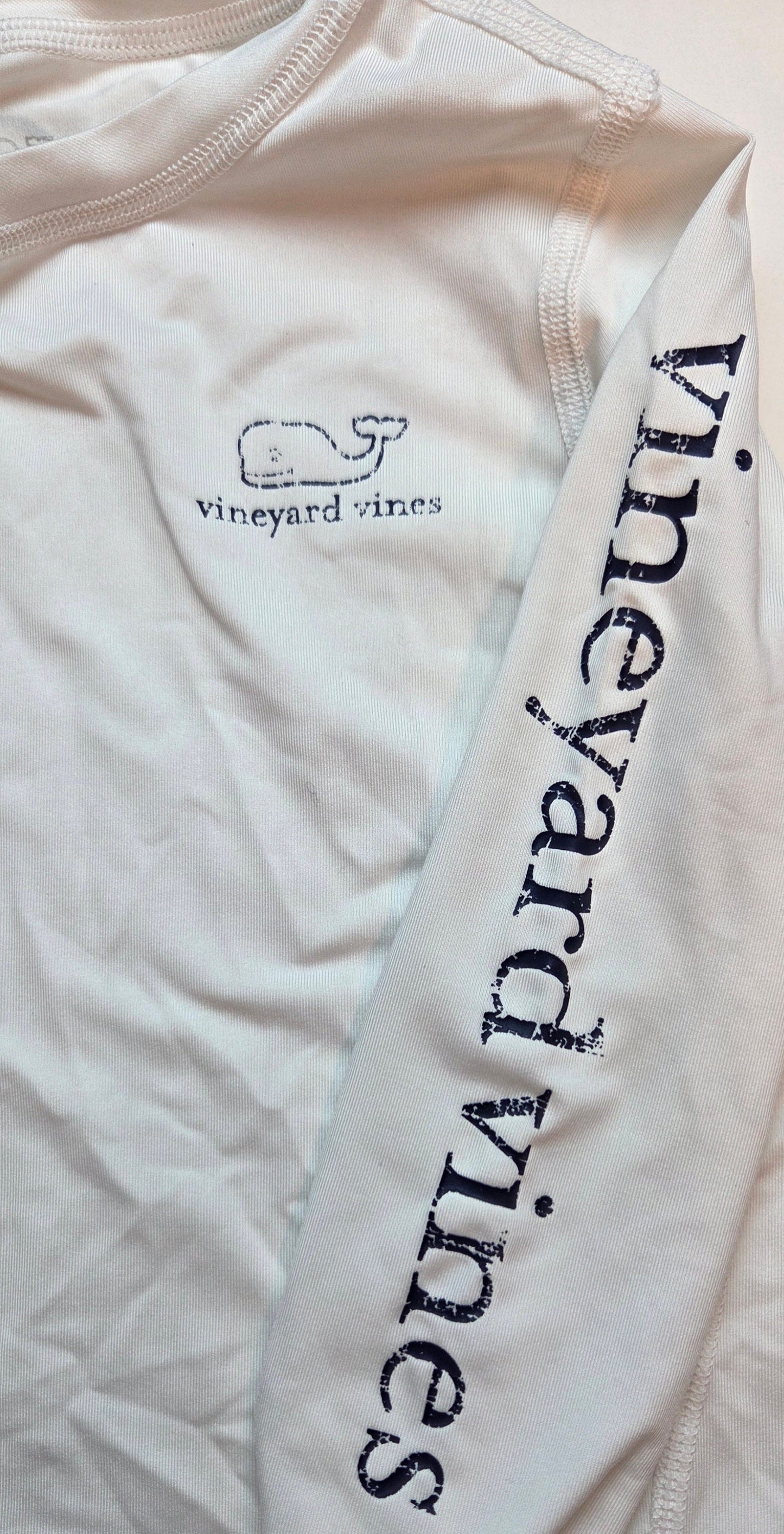 #152 -  Vineyard Vines White Rashguard, Size 2T, EUC