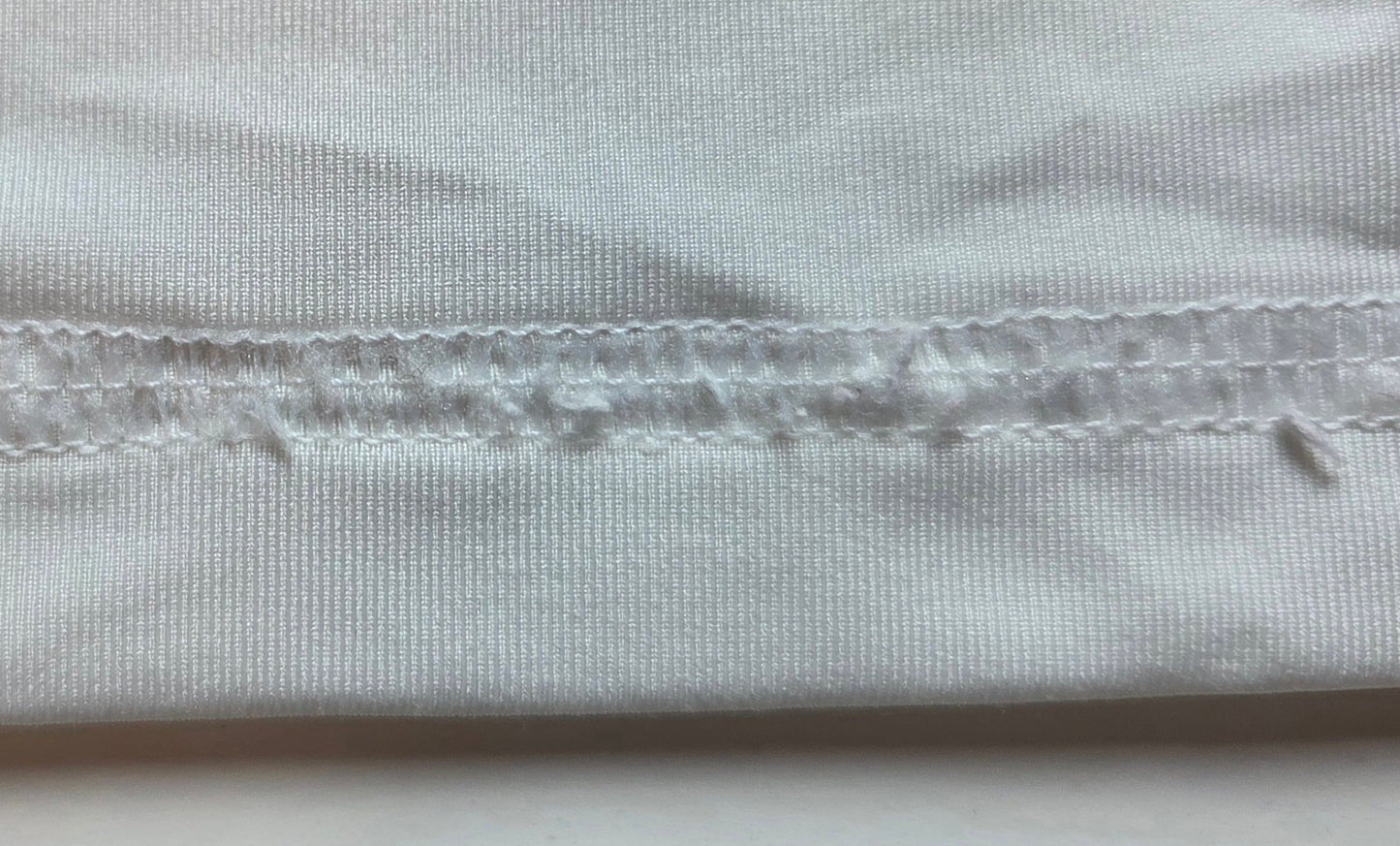 #152 -  Vineyard Vines White Rashguard, Size 2T, EUC