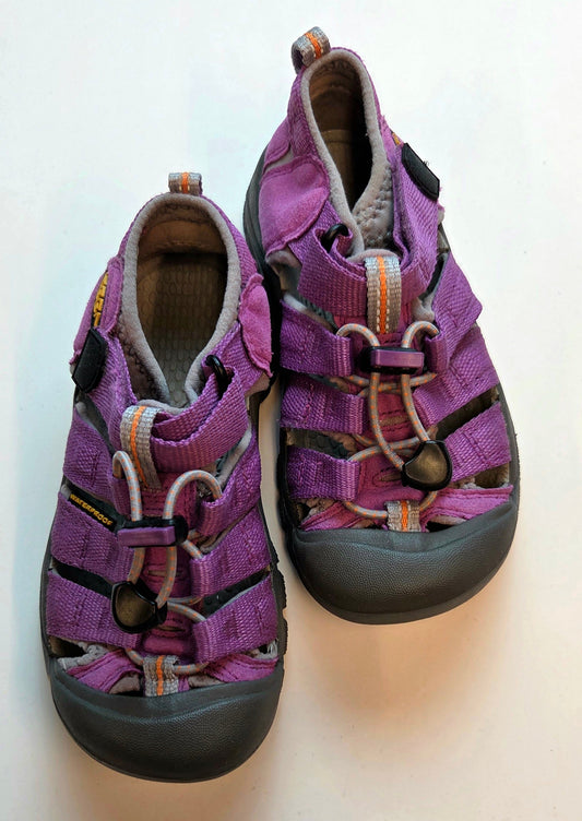#152 -  Purple Keen Shoes, Girls Size 13, GUC