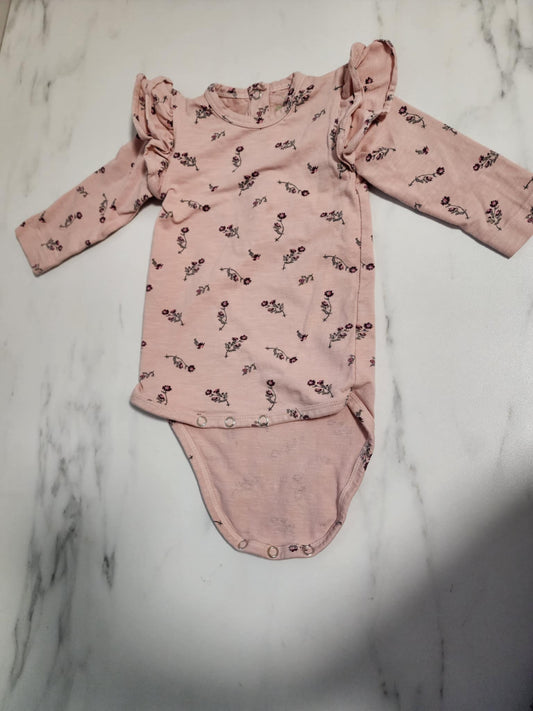 #178 Kate Quinn Little Liam onesie size 6-12 months