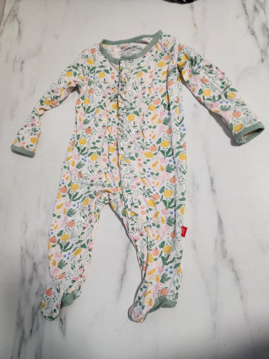#178 Magnetic me sleeper baby girl 0-3 months (1 of 2)