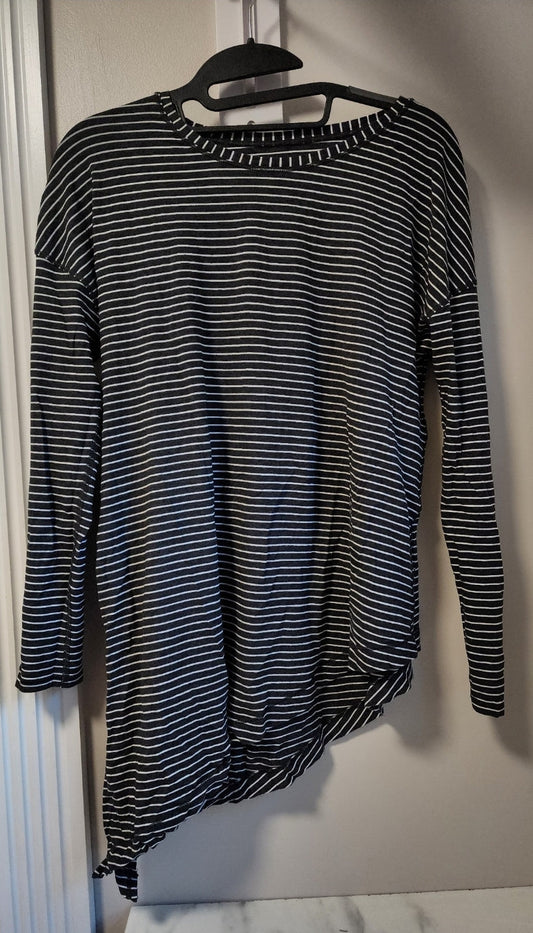 #178 Lululemon To The Point Shirt size small