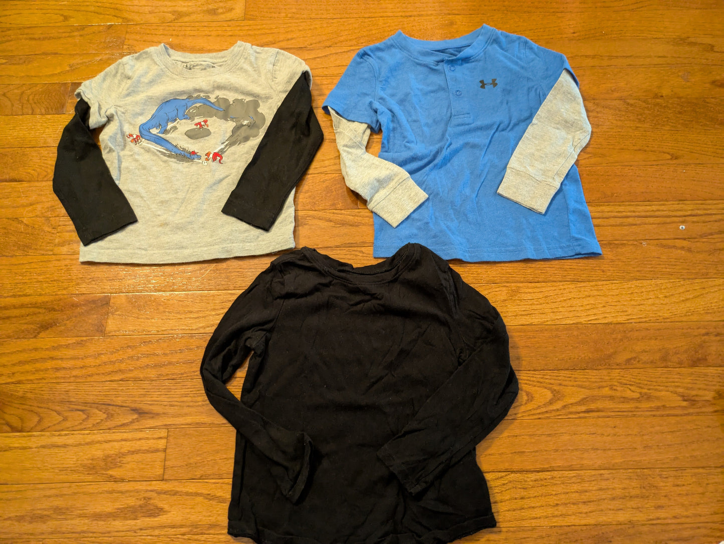 REDUCED #90- 4T Boys - long sleeve bundle - Under Armour and Old Navy