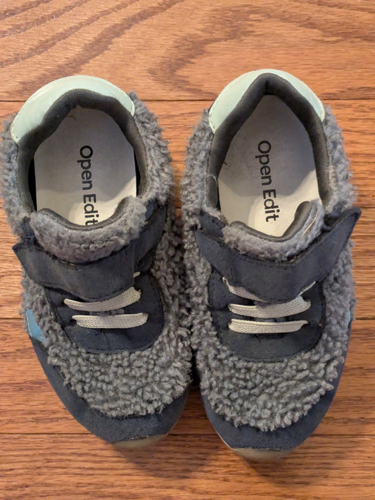 #90- Boys - Open Edit kids size 9 shoes