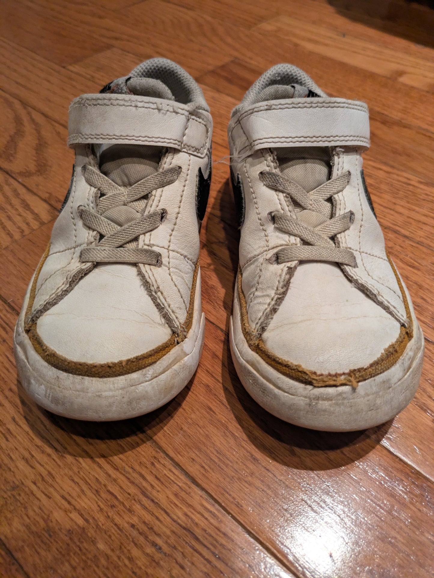 #90- Nike court legacy, 10c boys