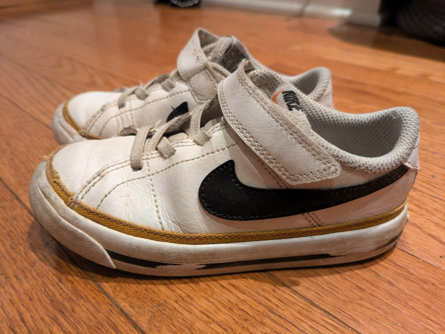 #90- Nike court legacy, 10c boys
