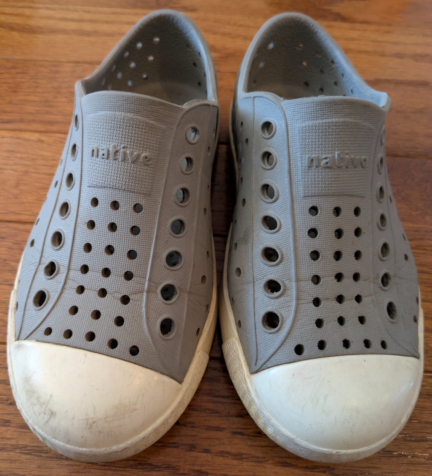 REDUCED #90- Native, size 10c, gray, boys