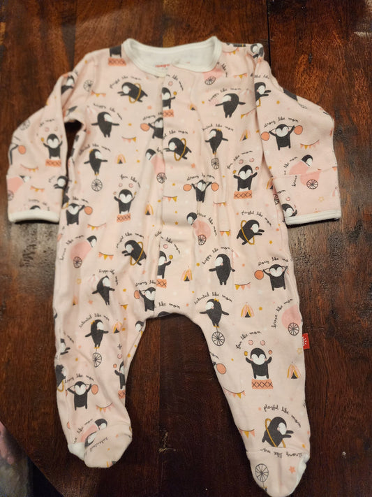 #178 magnetic me sleeper size 0-3 months