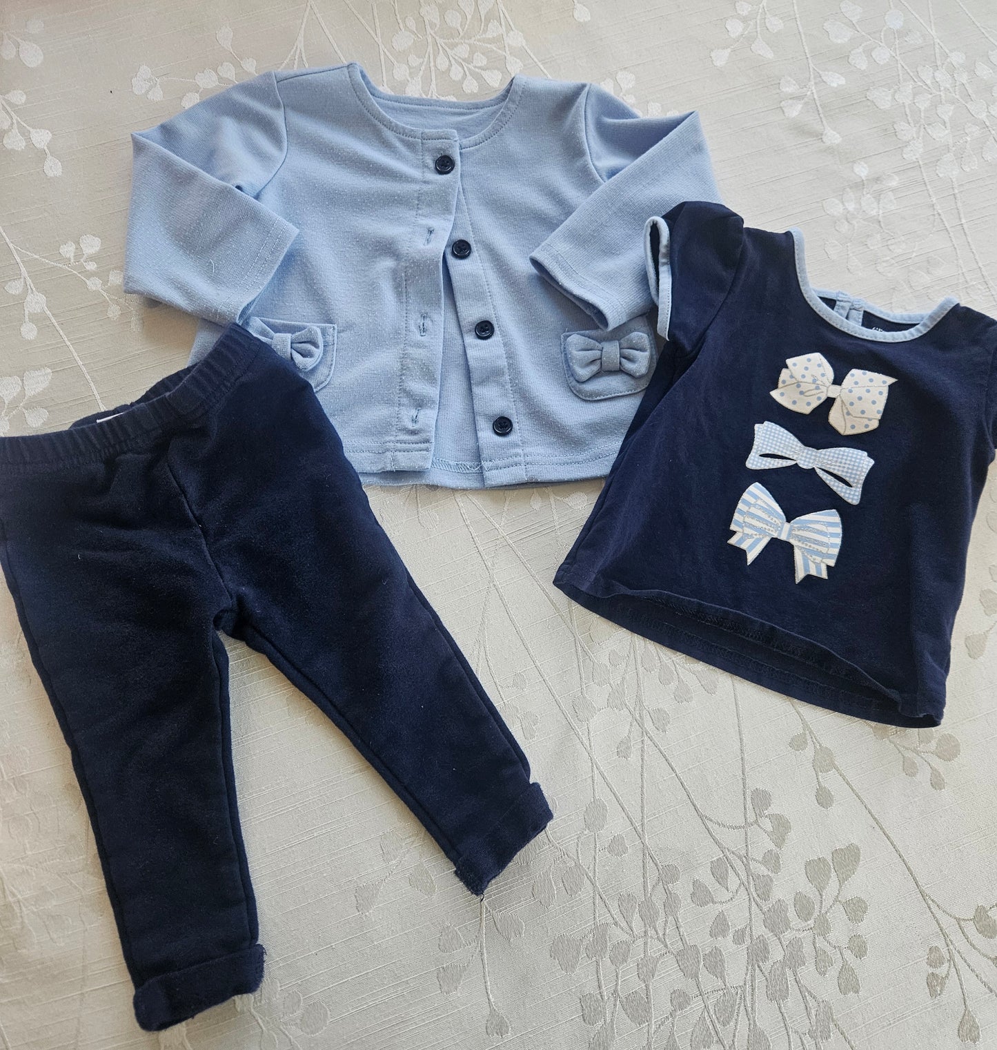 #33A - Girls Crown & Ivy 3-Piece Outfit - 9 months