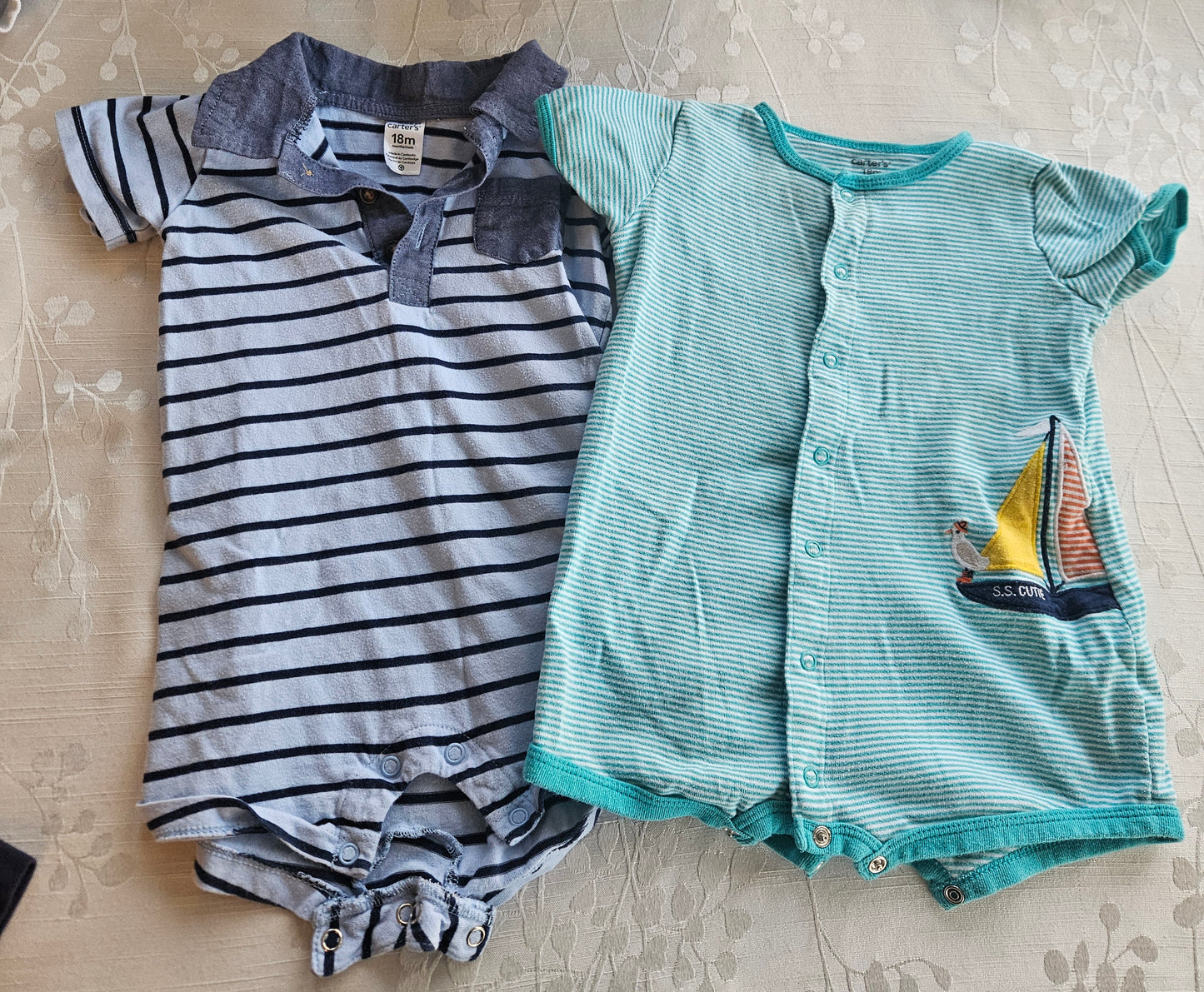 Carters Outfit Lot - 18 months