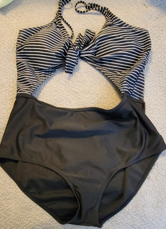 Zeron Meter Black and White Cutout 1Pc Bathing Suit, Women's Size L