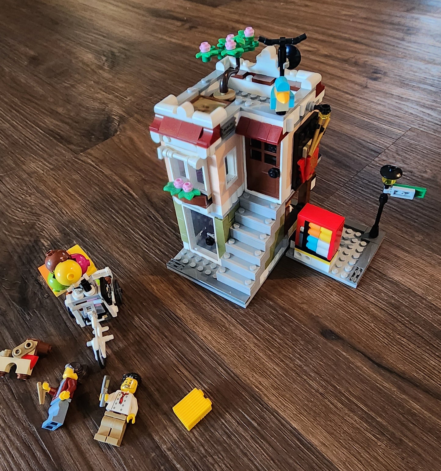 #139 LEGO creator 3in1 Downtown Noodle Shop