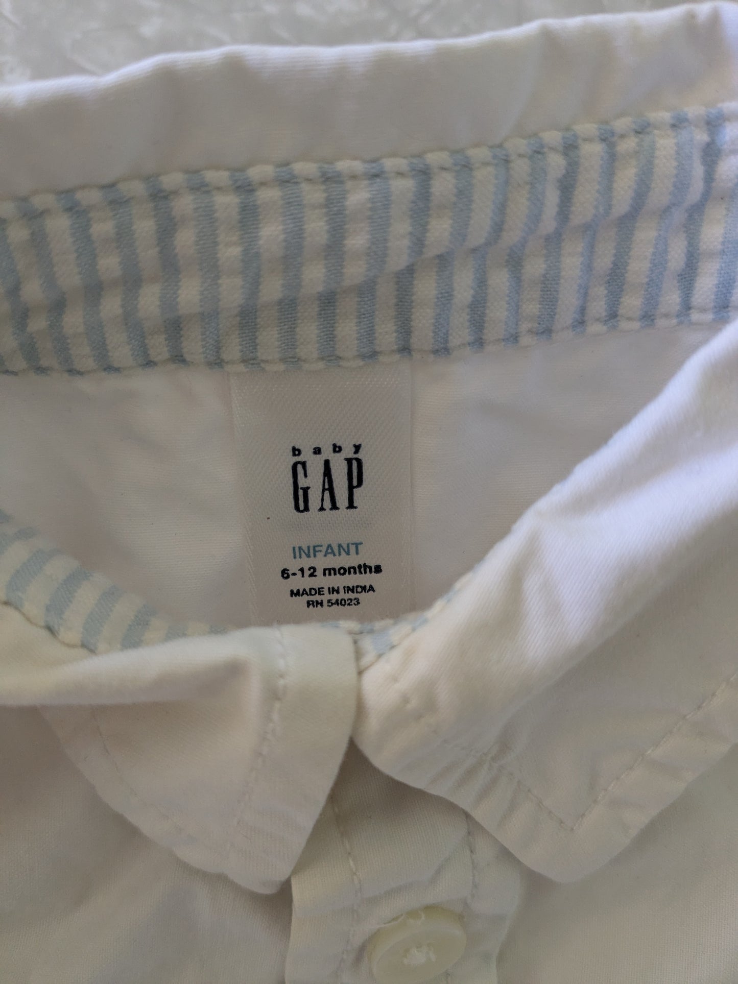 #61 Gap 6-12mo White Collared Button Up Dress Shirt