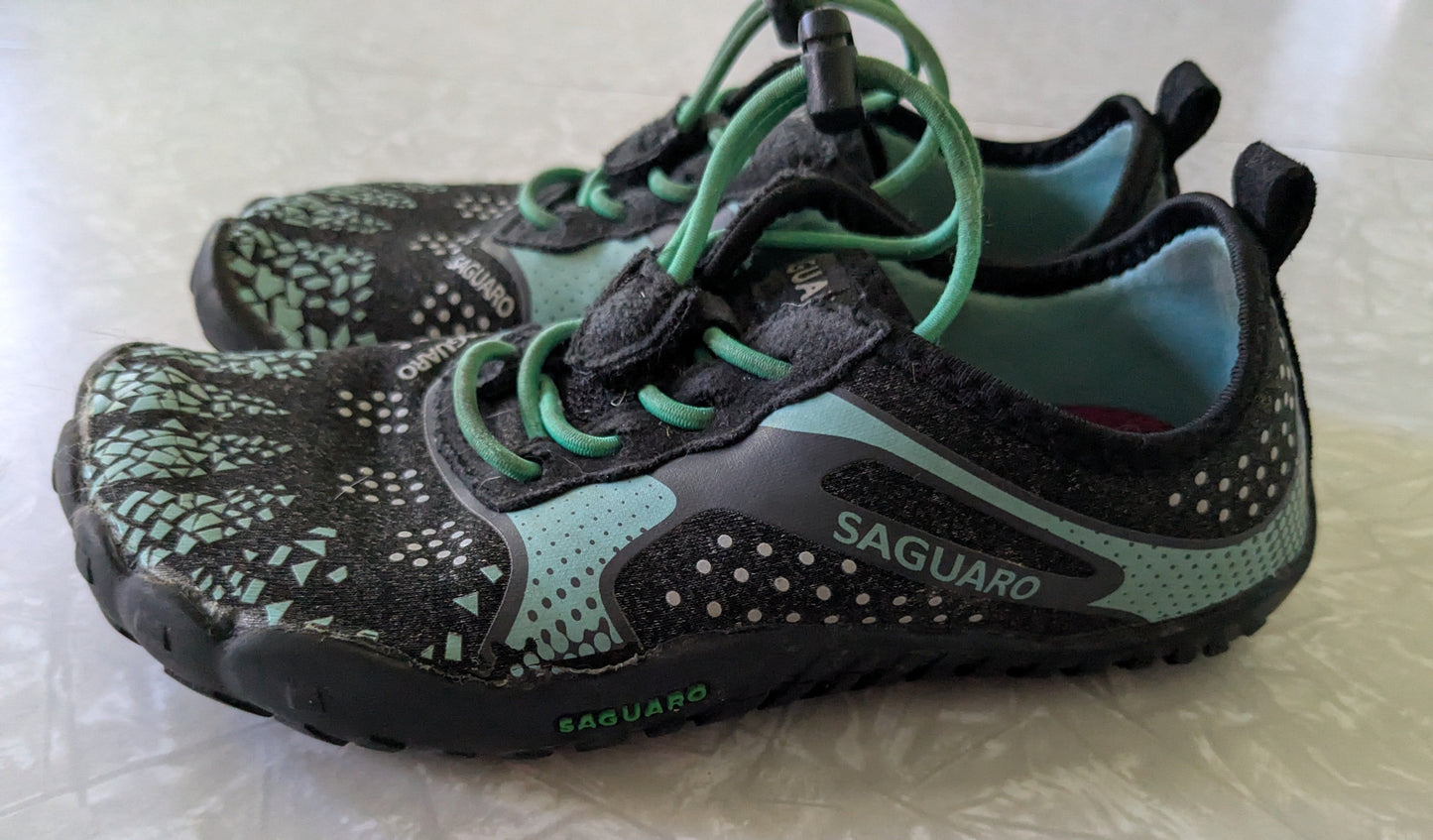45205 Little Kids Size 12 Saguaro Gym Shoes Black Aqua