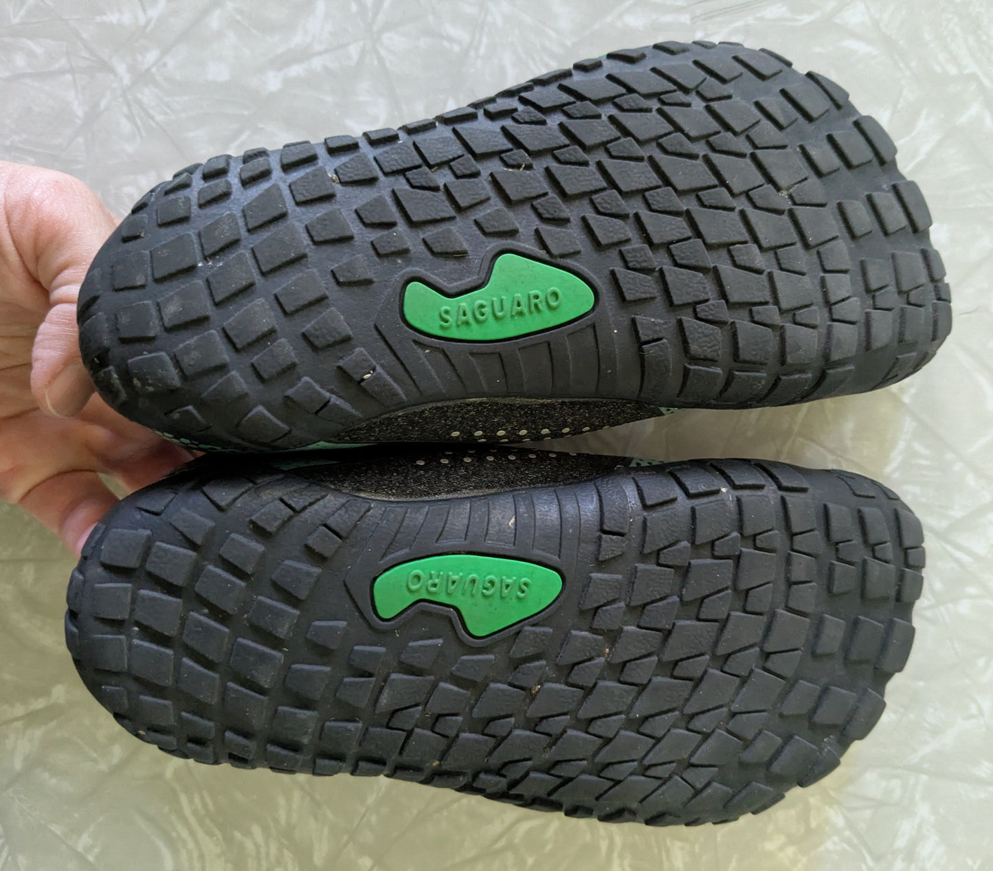 45205 Little Kids Size 12 Saguaro Gym Shoes Black Aqua