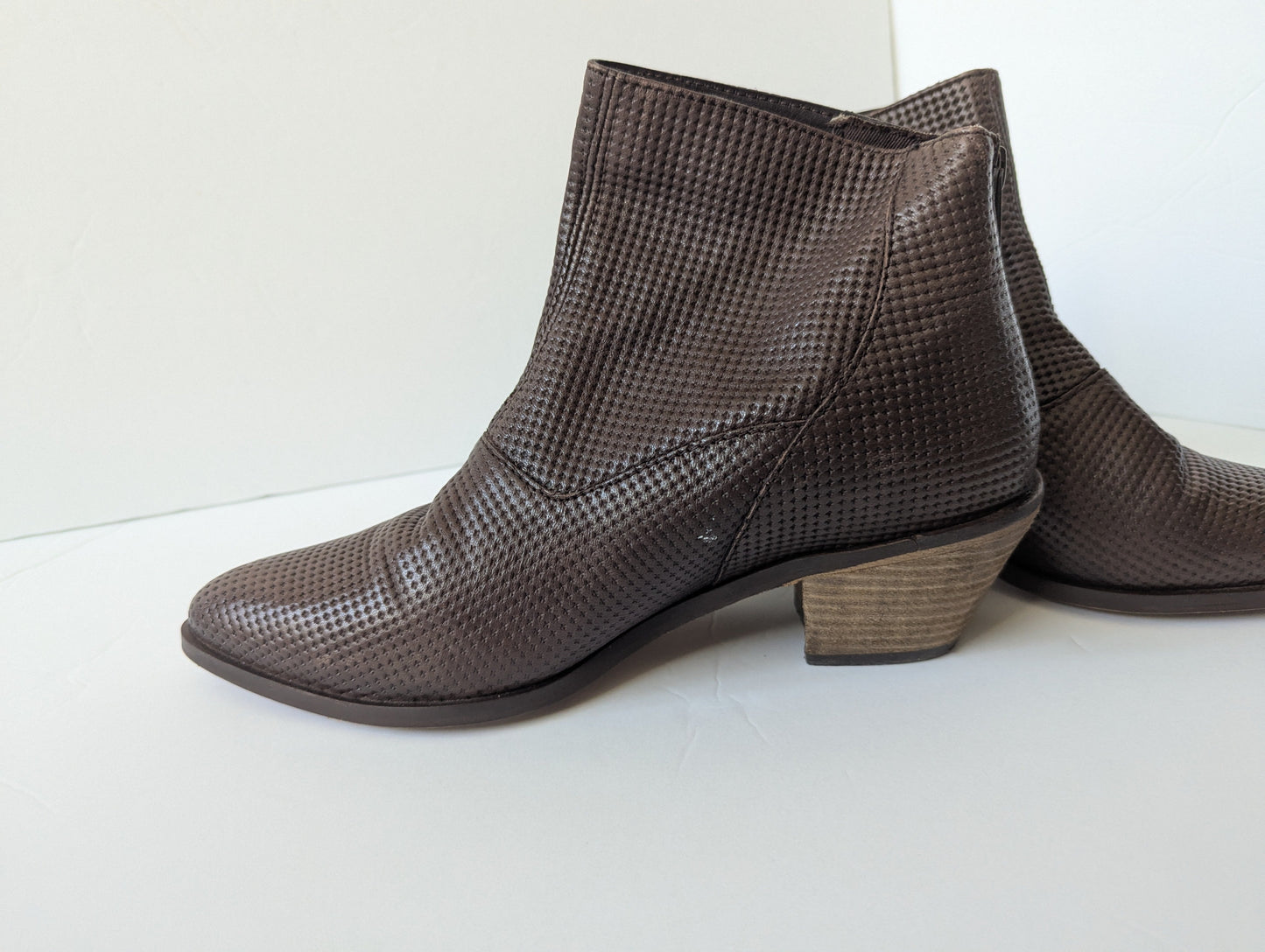 #17 Journee Signature Ankle Boot, 9, EUC