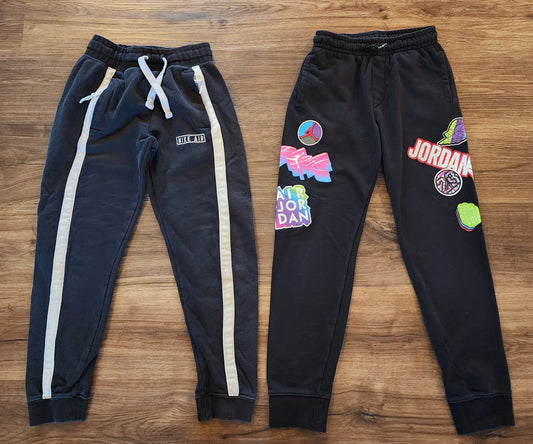 #139 Boys sweatpants Nike medium, Jordan medium (10-12)