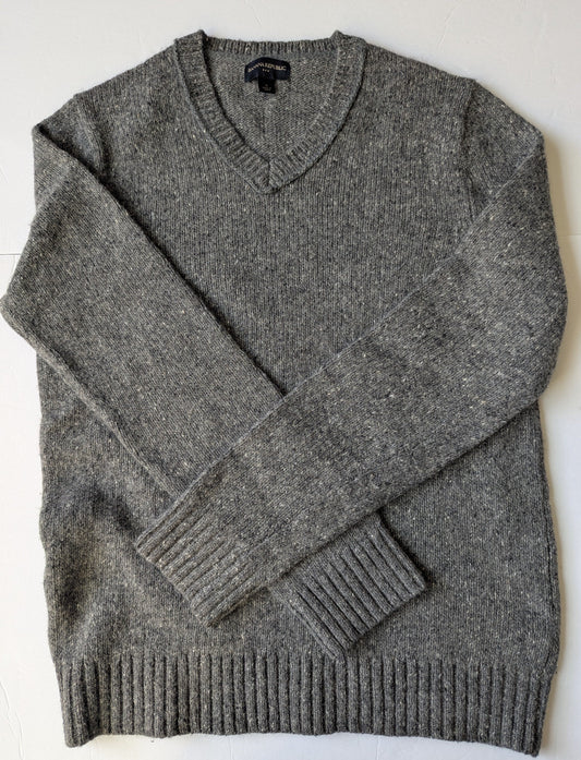 #17 Banana Republic Mens Heathered Grey, wool sweater, size M, EUC