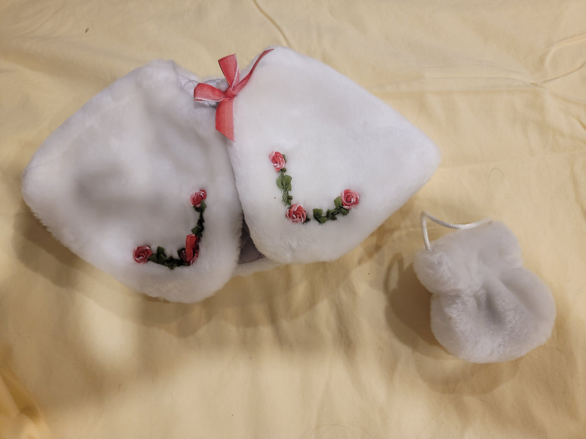 Seller #18 American Girl Doll Winter Shaw and Purse