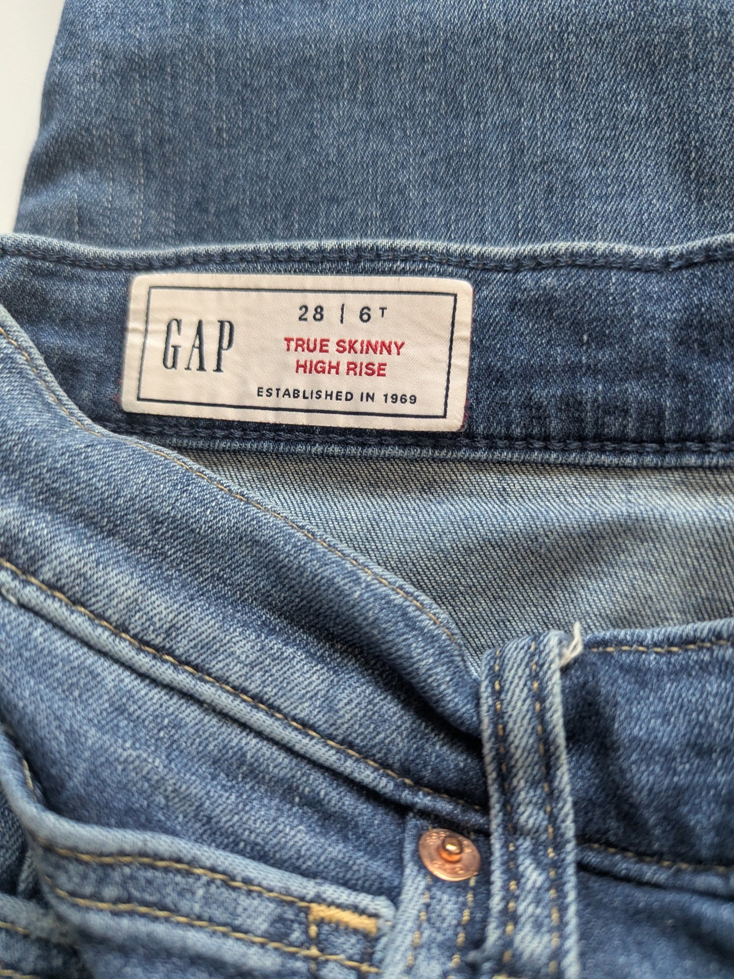 #17 Women's Gap Jeans 28/ 6T, true skinny high rise, VGUC