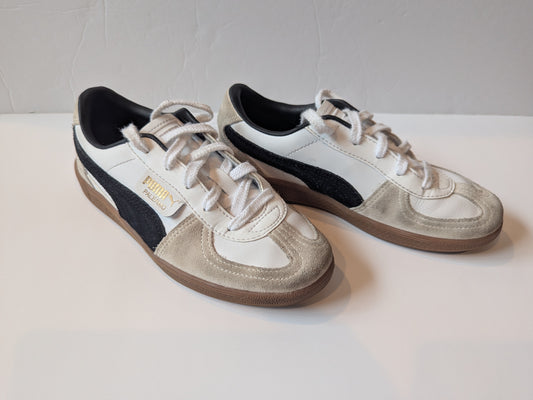#17 Boys Palermo Puma Shoes, size 3, VGUC