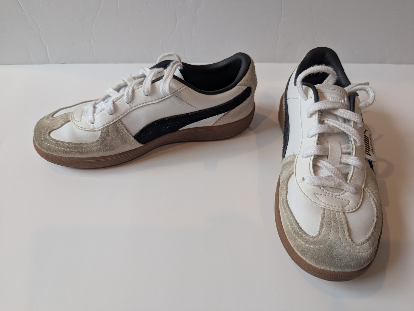 #17 Boys Palermo Puma Shoes, size 3, VGUC