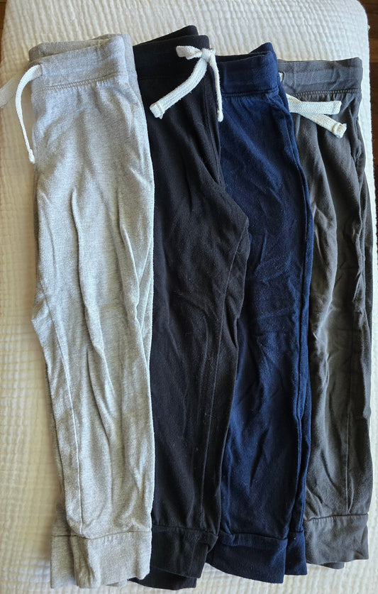 #131 4 pairs Boys Old Navy joggers 4T