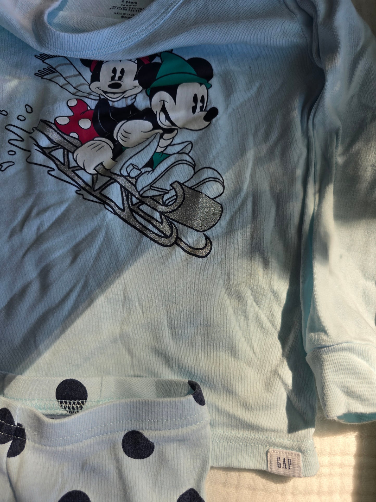 #131 Gap Mickey & Minnie Holiday girls PJs sz4