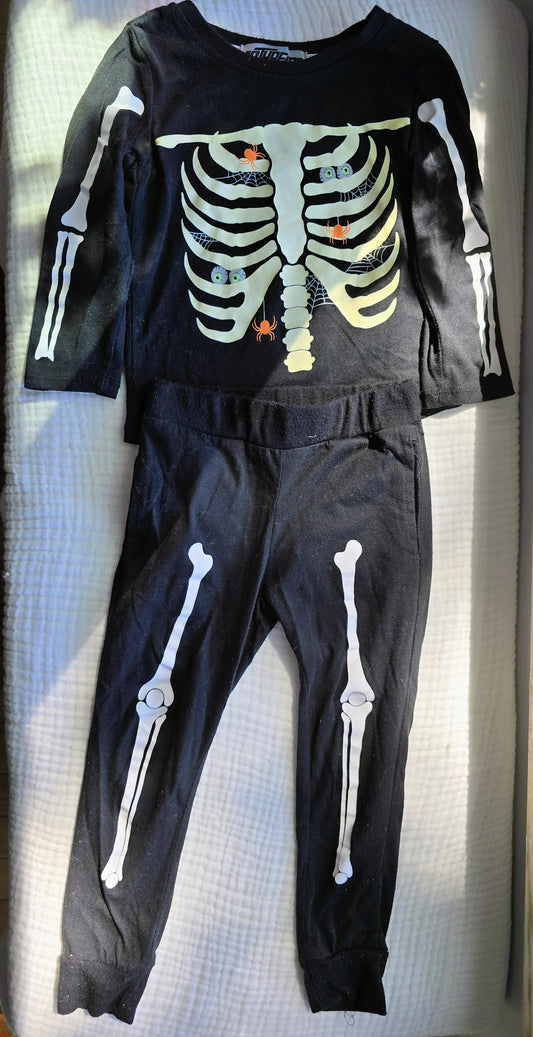 #131 Glow in the Dark Skeleton set boys sz 4