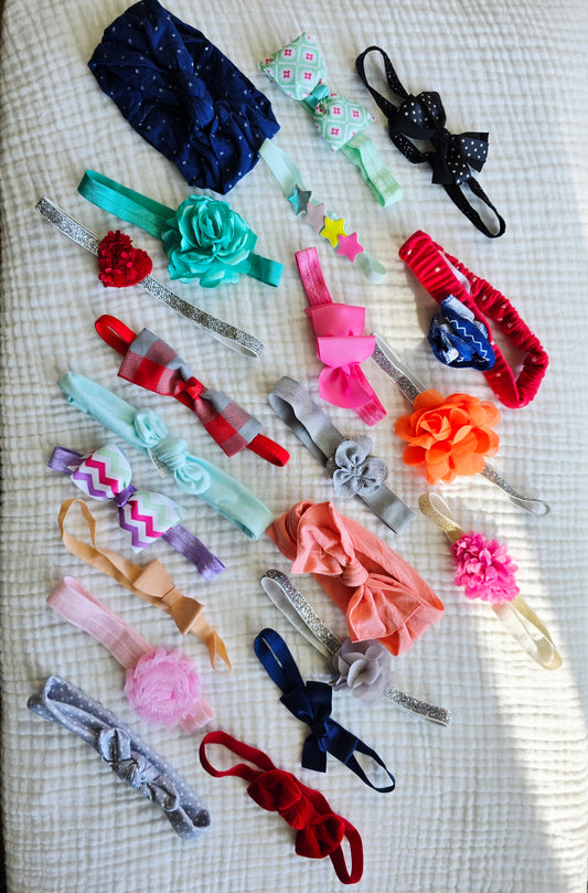 #131 Bundle of 21 Baby Girl headbands / bows