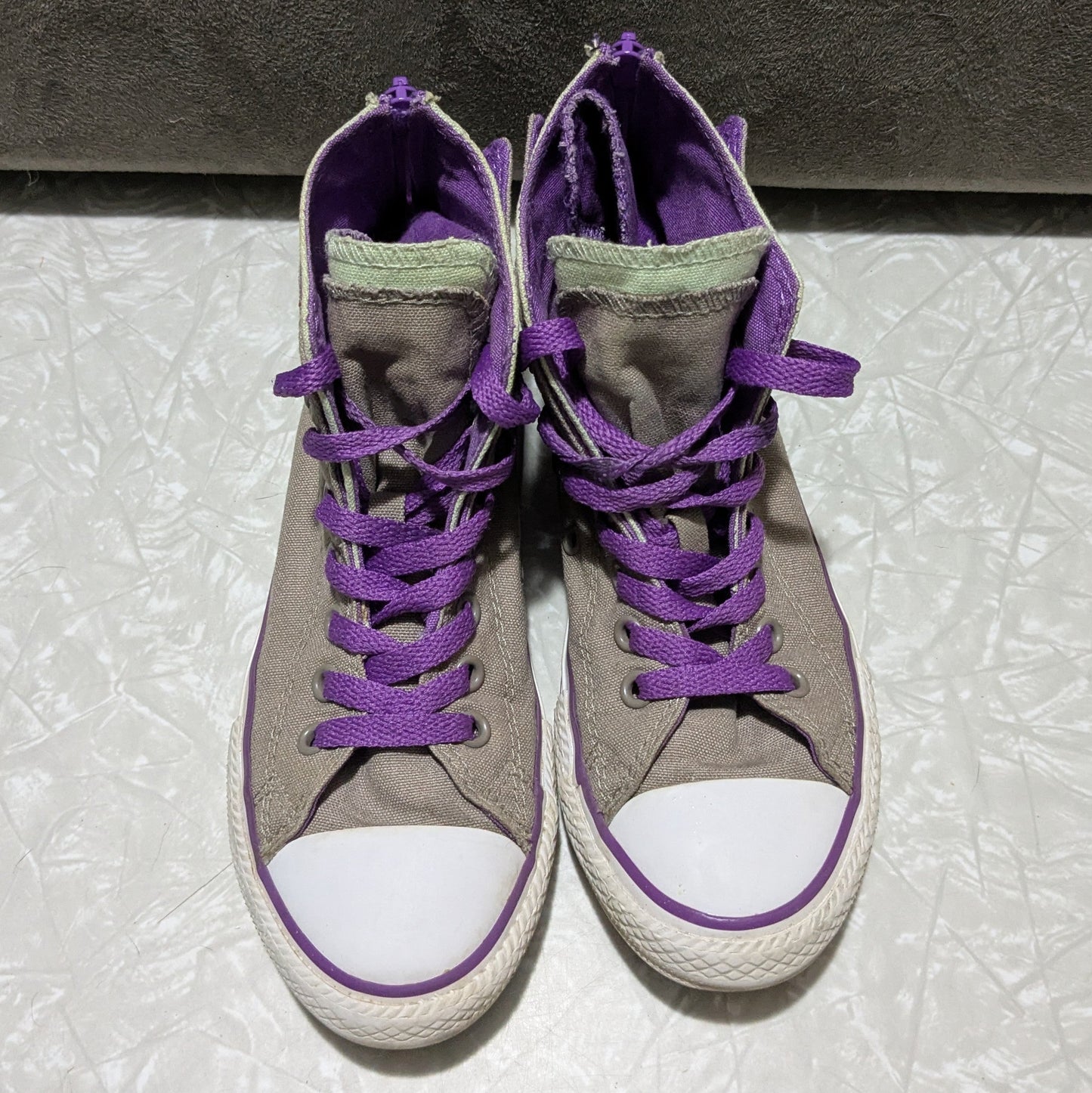 #61 High Top Converse Sz 2 Gray/Purple/Mint