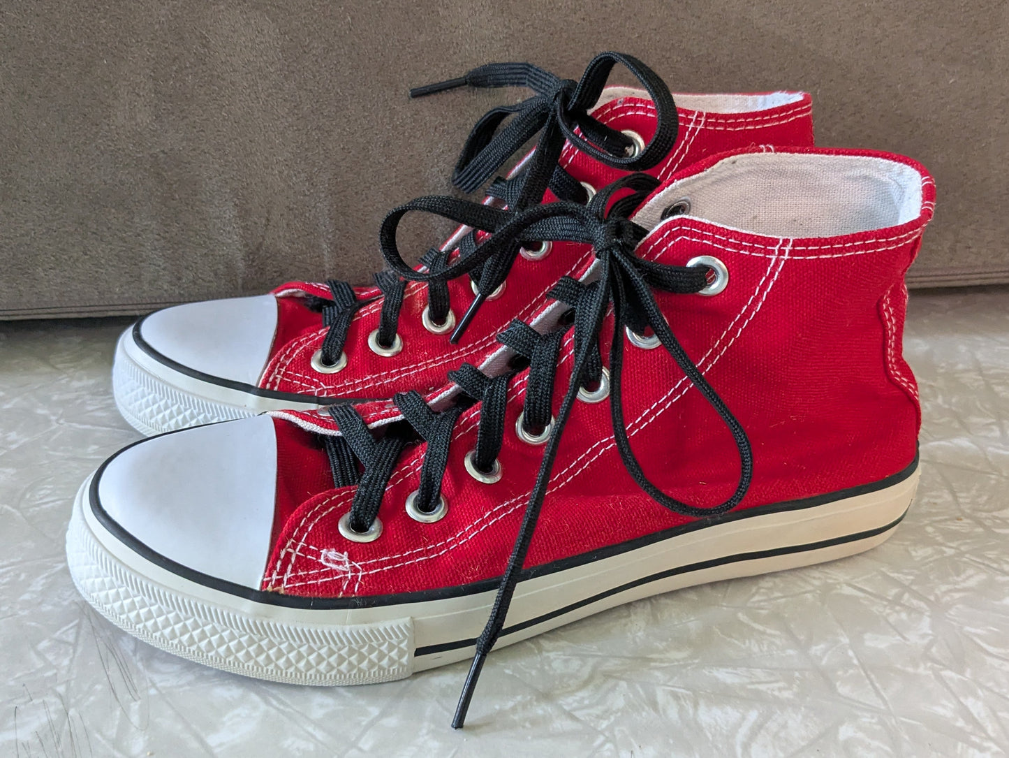 #61 EU 35 (Youth 3) Off Brand Converse Style Red Canvas Sneakers