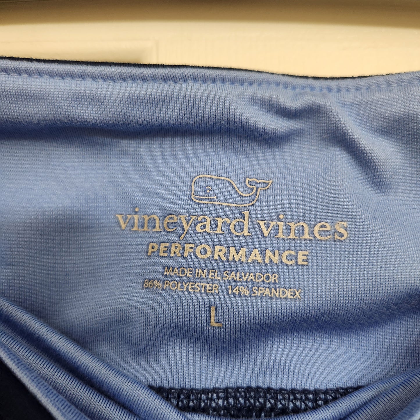 #49 Vineyard Vines Performance Large Cropped Leggings