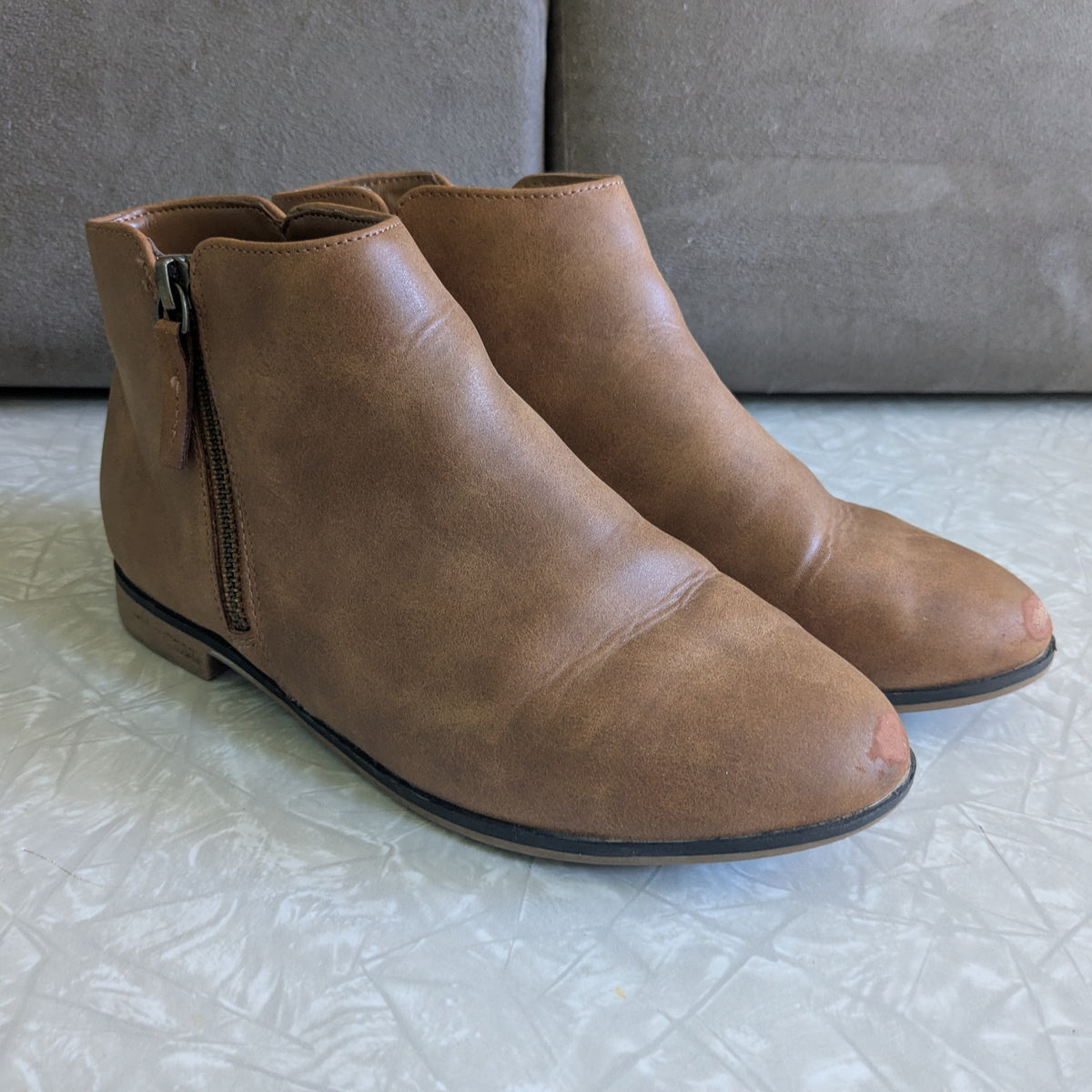 #61 Cat & Jack Girls 4 Brown Fashion Boots