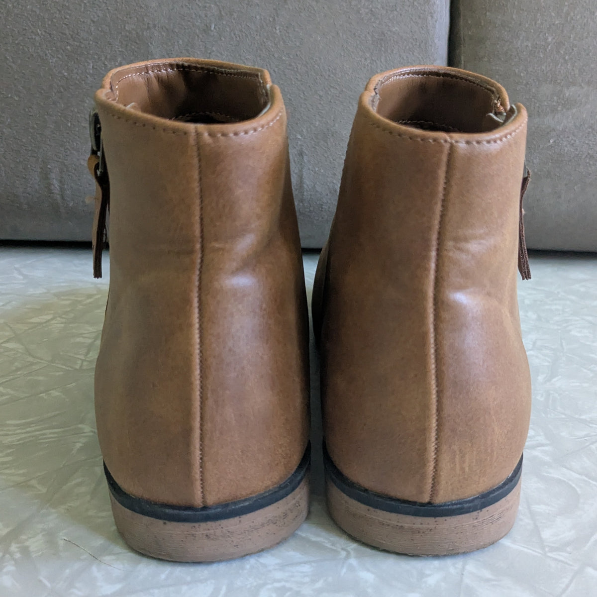 #61 Cat & Jack Girls 4 Brown Fashion Boots