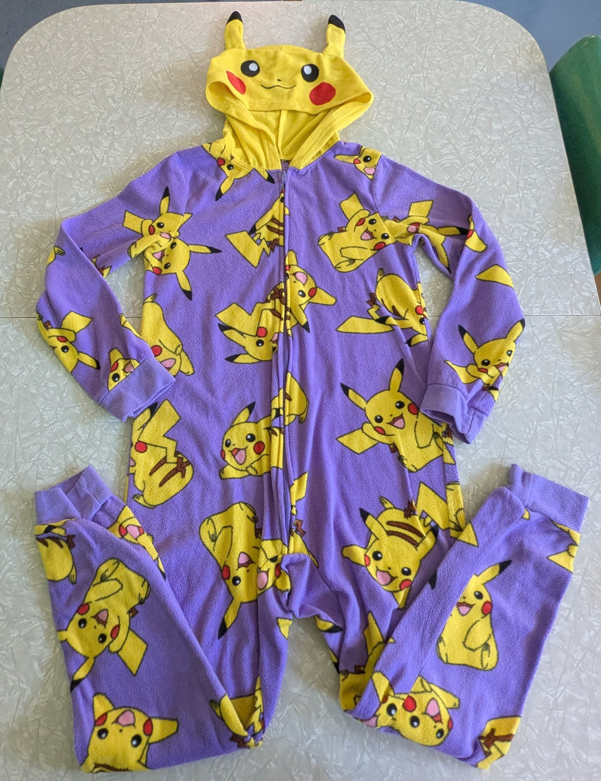 #61 Kids 10/12 Pokemon Pikachu Pajama Sleeper One Piece Purple Yellow