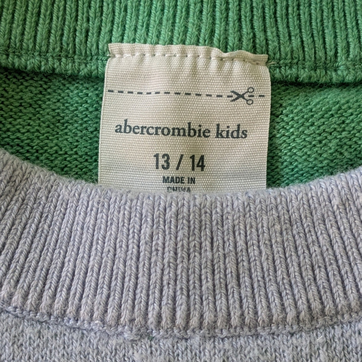 #61 Girls 13/14 Abercrombie Green/Blue Abstract Sweater